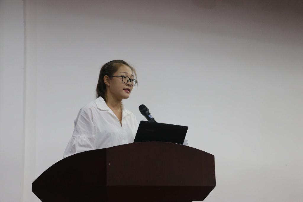 在校生代表发言